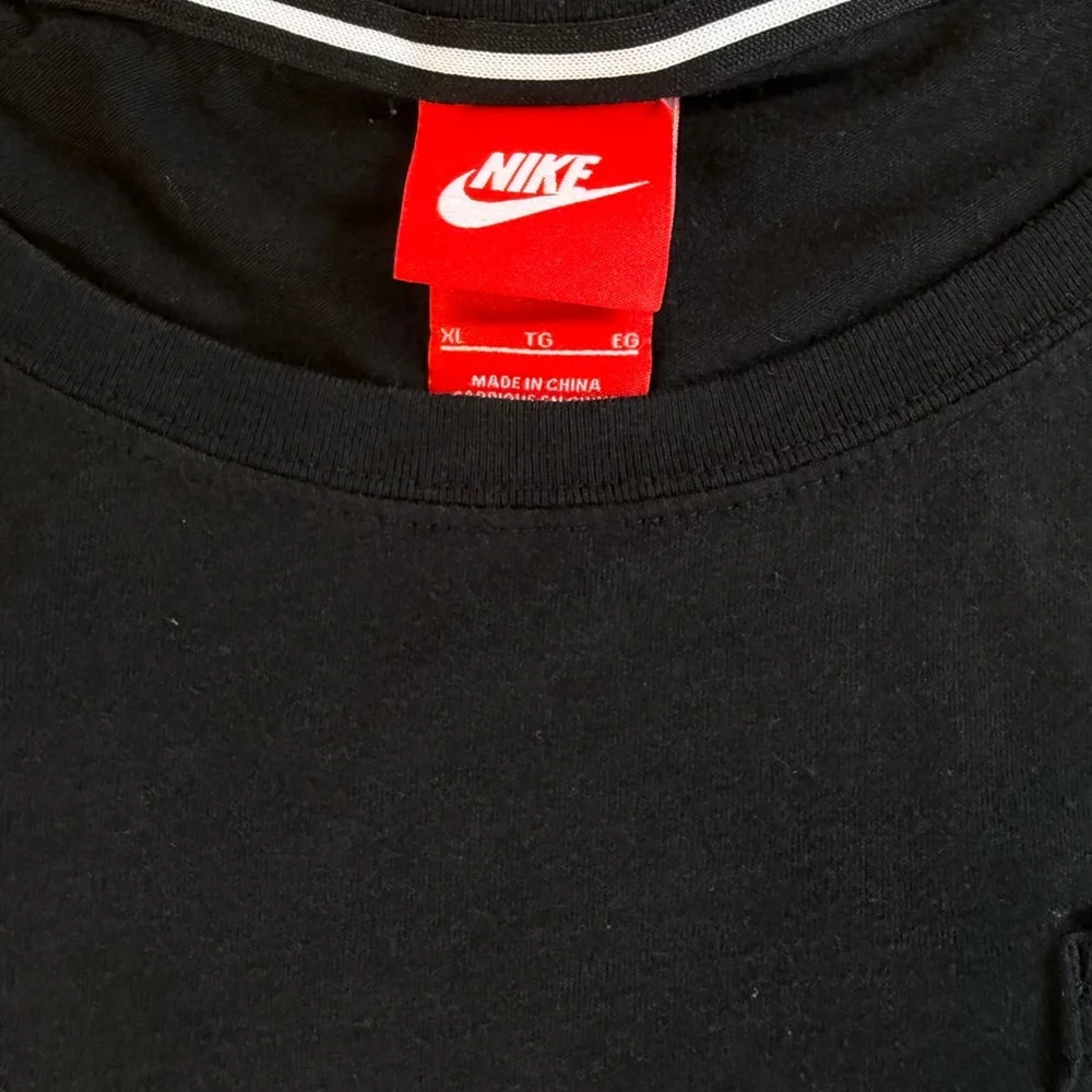 Nike Women's Black Athletic T-Shirt Size XL